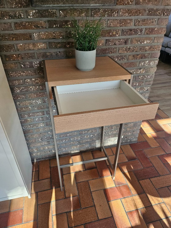 Image 1 of Tavolino moderno in legno con struttura in metallo8