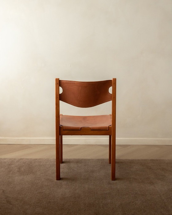 Image 1 of Brutalistische eetkamerstoelen van iepenhout en leer van Maison Regain, jaren 70, set van 4