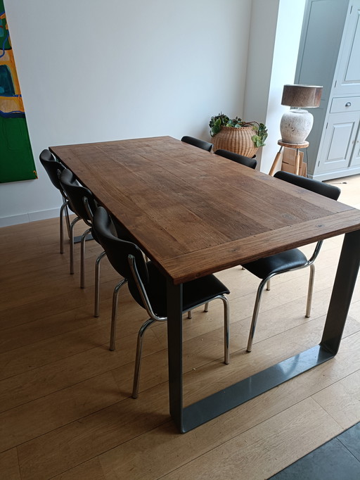 Table de salle à manger d'ambiance