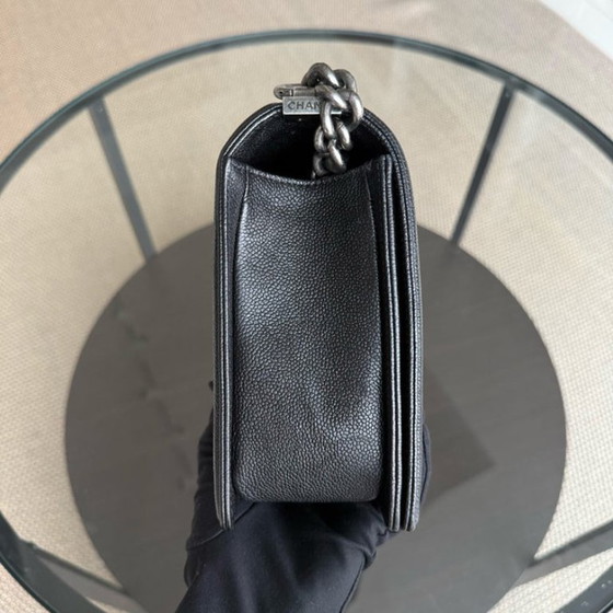 Image 1 of Chanel Boy Medium - Caviar 28CM Nuovo Medium Trapuntato Nero Rutenio Hardware Argento