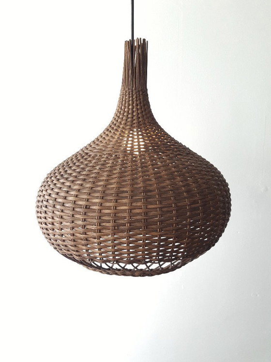 Image 1 of Suspension vintage en rotin, suspension style Mid-Century Modern, lampe de table à manger