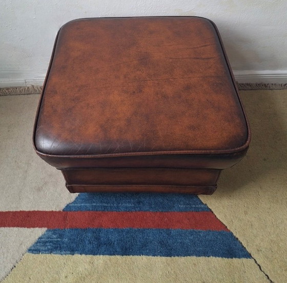 Pouf/ottoman vintage en cuir marron châtaigne – Poufs & repose-pieds, Leather (photo 4 of 11)