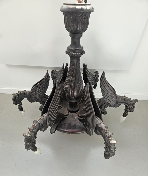 Image 1 of Lampadario gotico antico in rovere a 6 bracci