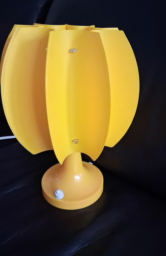 Image 1 of Zicoli space-age slatted table lamp, Yellow 1970, Zicoli Leuchten ,back lamp to the seventies.
