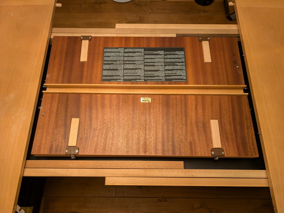 Image 1 of Table de salle à manger extensible Skovby.