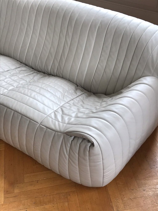 1x Sofá Sandra de Annie Hiéronimus - Ligne Roset / Cinna - 3 plazas (1970, cuero)