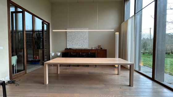 Image 1 of Stilvoller Esstisch aus Holz