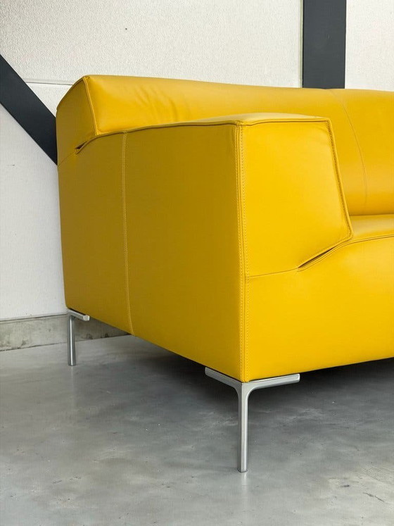 Design on Stock Bloq 3-seater sofa - ocher yellow leather, 3-5 seaters, Chrome (photo 8 of 10)