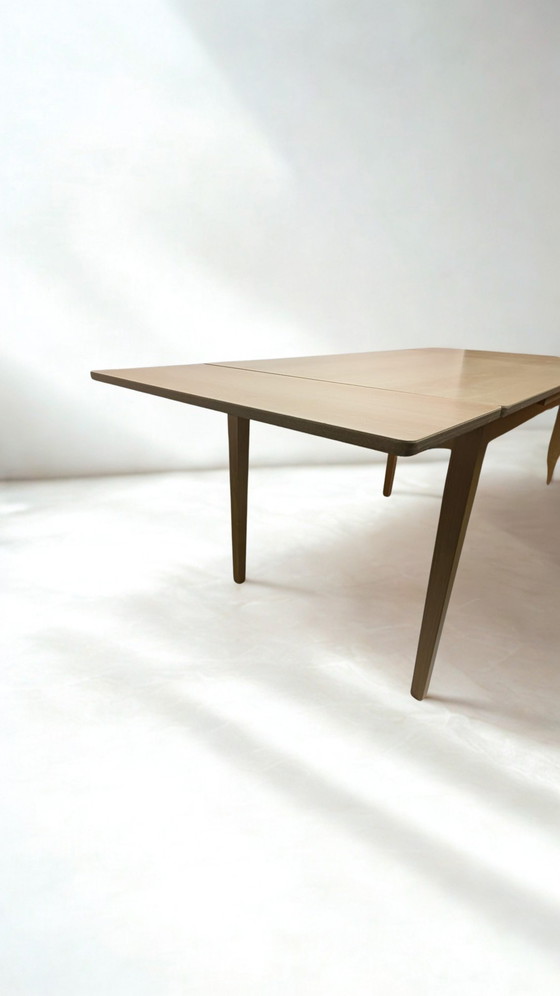 Image 1 of Table de salle à manger extensible | couleur bois clair