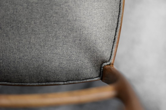 Image 1 of Elegante dänische Mid-Century-Stühle aus Teakholz und grauem Stoff, 1960er Jahre, 4er-Set