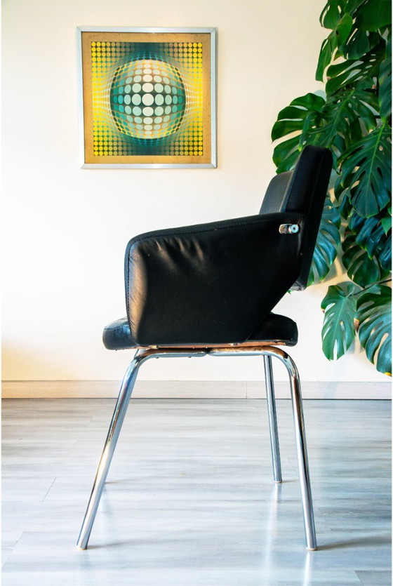 Image 1 of Modernistische fauteuil uit de jaren 50-60, chroom en kunstleer.