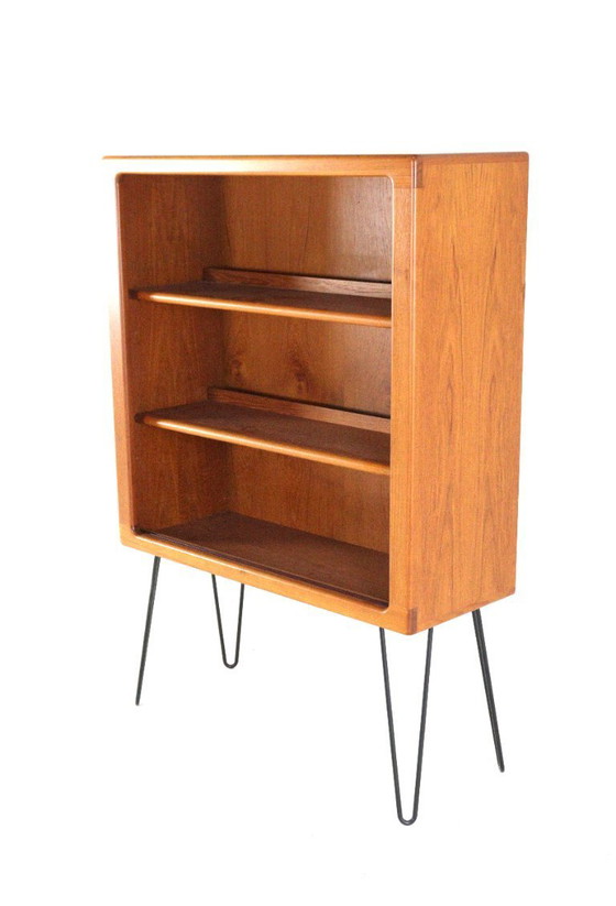 Image 1 of Dyrlund vitrinekast vintage Deens design