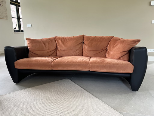 2x Leolux Vinja Banken 2.5 and 3-Seater in Black Leather and Alcantara Cushions