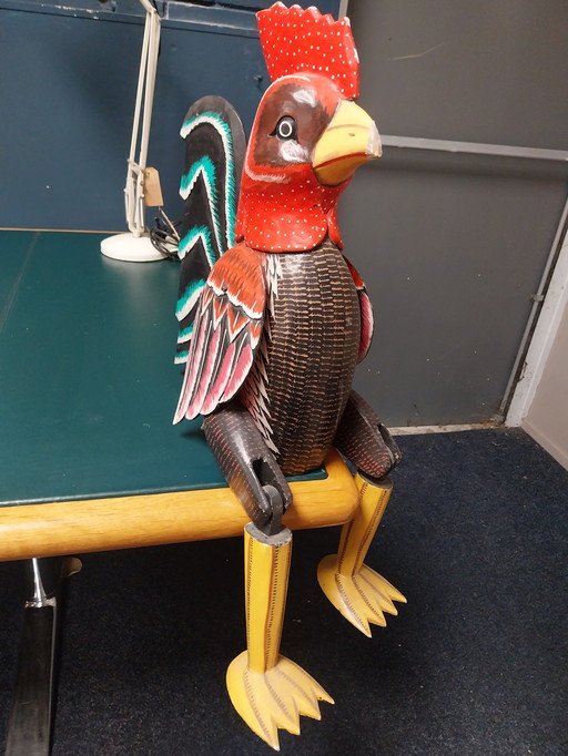 1 coq assis d'art populaire des années 1970, 75 cm de haut