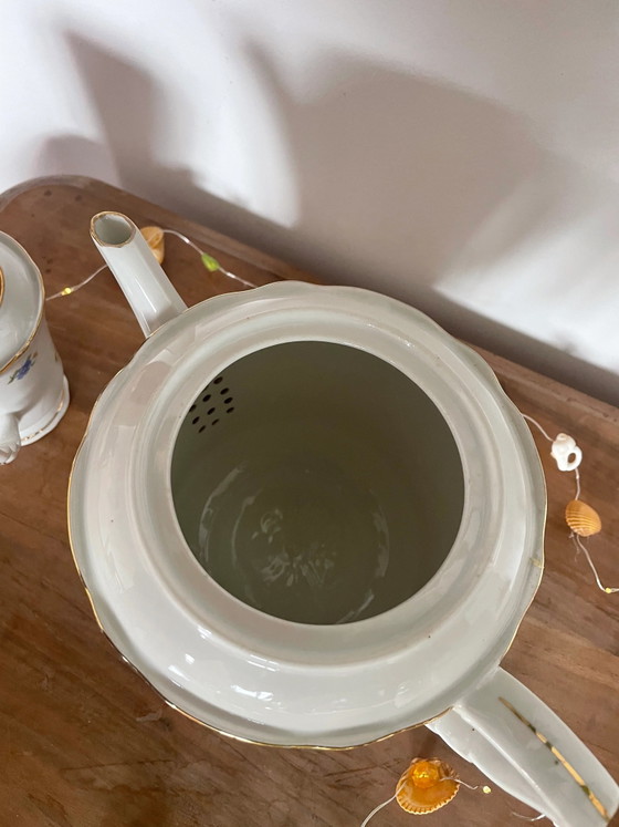 Teekanne und Milchkännchen aus Porzellan – Geschirr, Porcelain (photo 6 of 6)