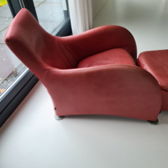 Image 1 of Sillón rojo Gerard van den Berg con reposapiés a juego