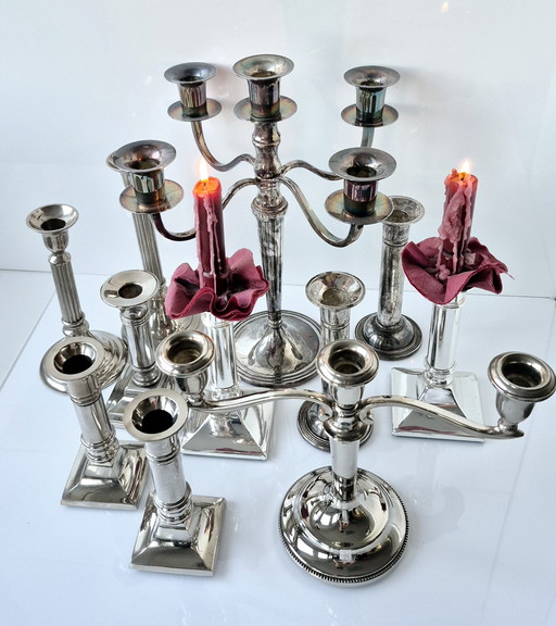 Collezione di 11 candelieri vintage placcati in argento (ottone) di varie epoche