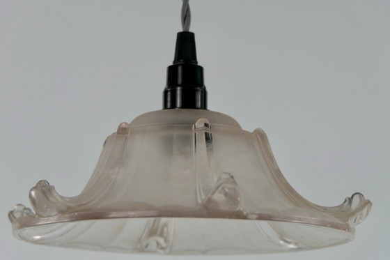 Image 1 of Vintage art deco pendant lamp with a frosted ribbed block-shaped glass shade in Ezan style.