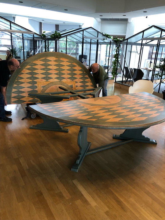 Image 1 of Table ronde XXL unique faite à la main en 2 parties