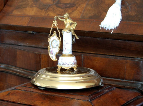 Image 1 of Orologio da tavolo antico del XIX secolo in bronzo dorato e smalto, Austria