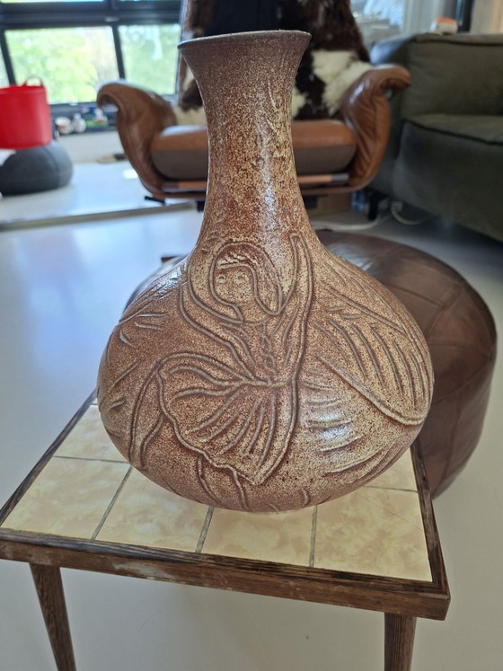 Large vintage Accolay France vase with Sgraffito dancing girl. – Ceramic (photo 4 of 9)