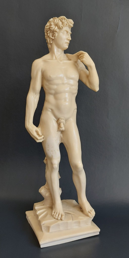 Escultura decorativa inspirada en David (Miguel Ángel) – Estatua de resina (38 cm)