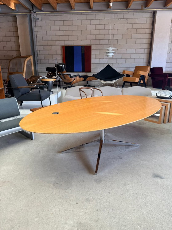 Scrivania ovale Florence Knoll, Florence Knoll – Tavoli da pranzo, Legno, Cromo (photo 4 of 17)