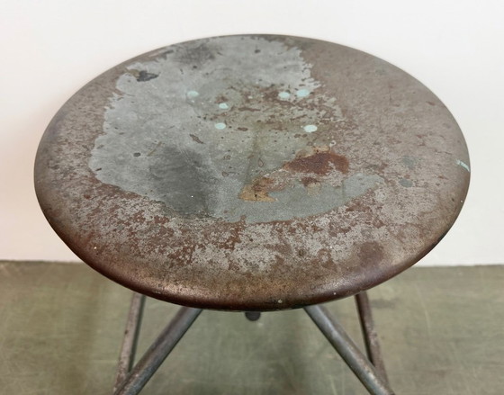 Image 1 of Tabouret pivotant industriel en fer, hauteur réglable, années 1960