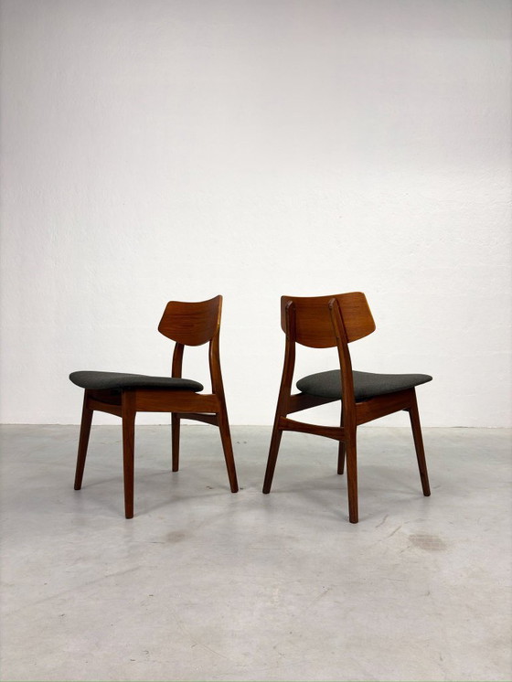 Image 1 of Set of Mid-Century Dining Chairs in Danish Design