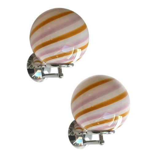 Set van twee moderne amberkleurige en roze "staafvormige" wandlampen van Murano-glas.