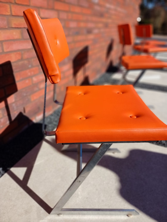 Image 1 of Sillas en zigzag