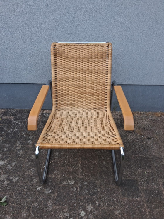 Poltrona lounge Thonet B35 disegnata da Marcel Breuer, in ottime condizioni. – Sedie e poltrone, Rattan, Wood (photo 2 of 10)
