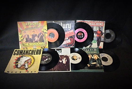 Image 1 of Set van 6 vintage 45 toeren vinylplaten – met Break Machine, Apache, A-Ha - 2Y10