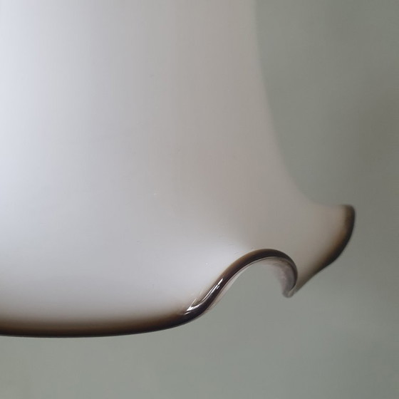 Image 1 of Lampada a sospensione floreale in vetro vintage con bordo decorativo