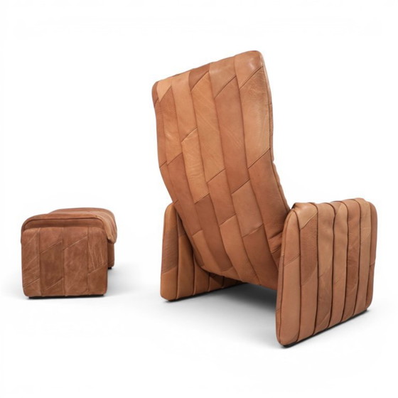 Image 1 of De Sede Ds 50 fauteuil met voetenbank, bekleed met buffelleer en patchwork, 1970