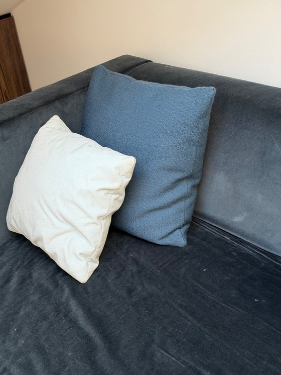 Image 1 of E15 Sofa KERMAN – Velvet, dark blue