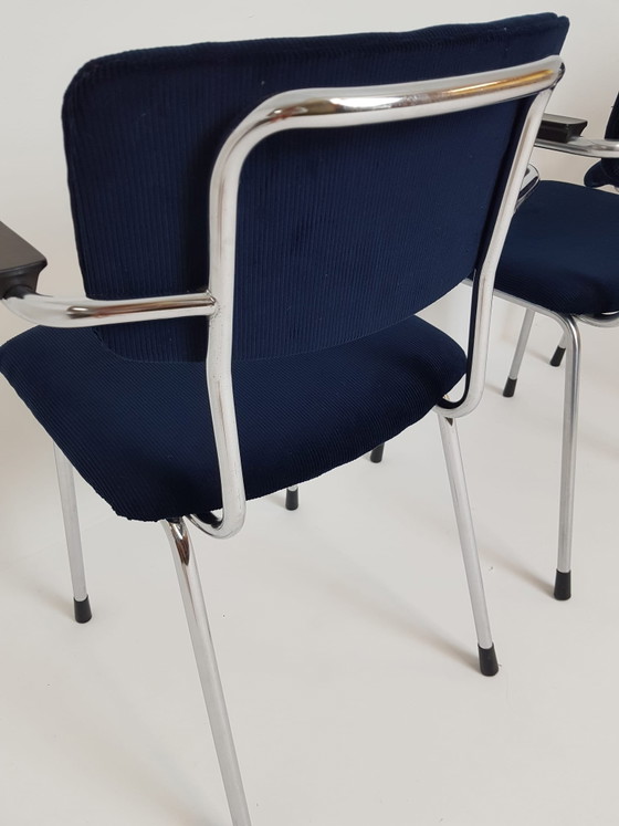 4 Gispen 1235 Stoelen Nieuw Gestoffeerd Keymer – Eetkamerstoelen, Chrome, Textile (photo 10 of 15)