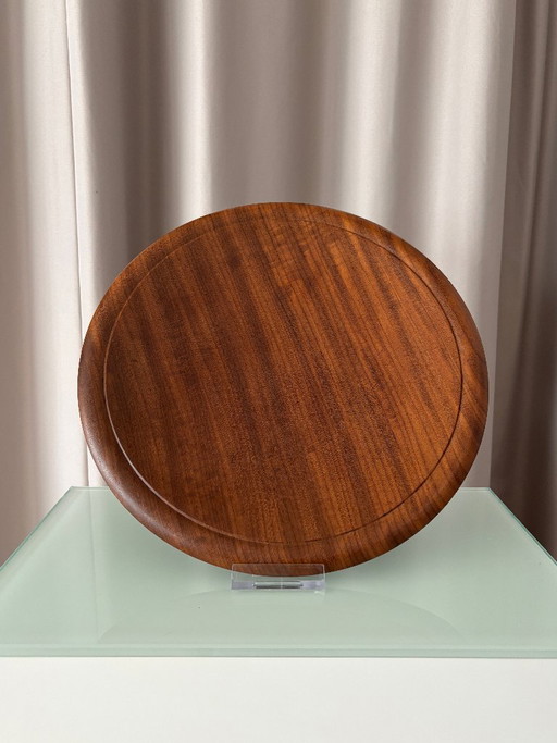 Round wooden bowl, brown