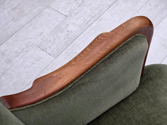 Image 1 of 1960er Jahre, dänischer Hochlehnersessel, grüner Möbelvelours, Teakholz.