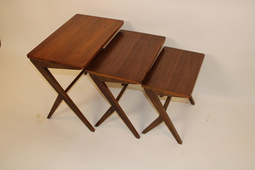 Vintage side tables 'nesting tables' mid-century