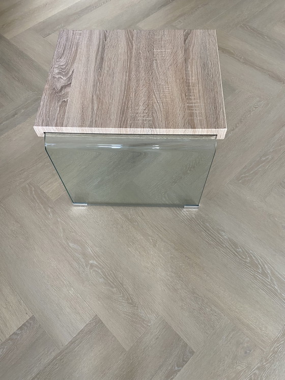 Image 1 of Designer-Beistelltisch 53x55 cm, 42 cm hoch, in ausgezeichnetem Zustand.