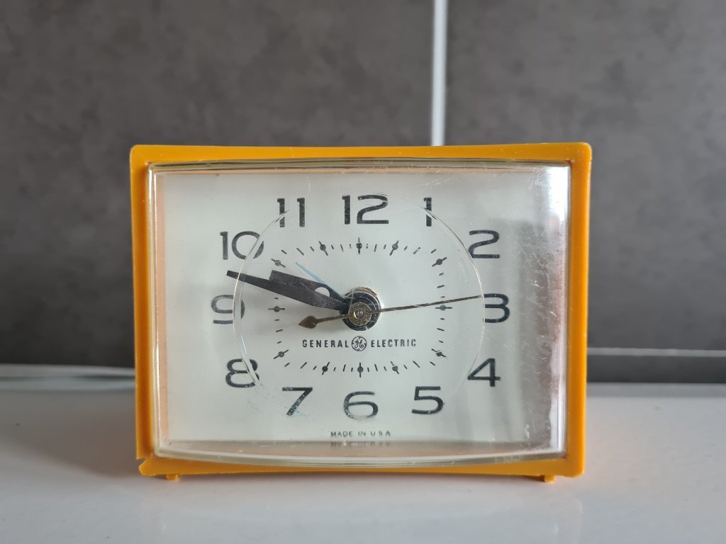 GE General Electric alarm clock - 60s/70s - yellow | €45 | Whoppah