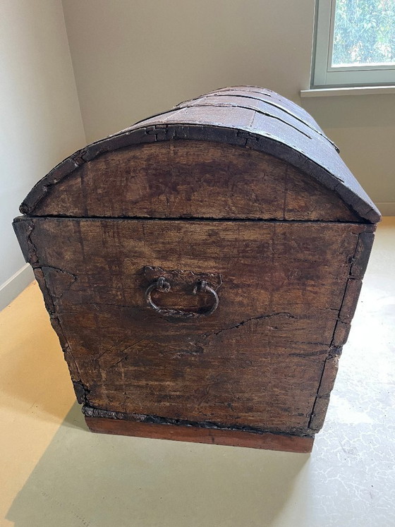 Image 1 of Cofre barroco antiguo - siglo XVIII