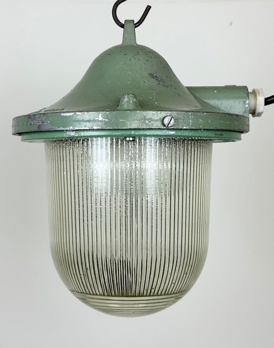 Image 1 of Lampada da bunker industriale verde di Polam Gdansk, anni '60