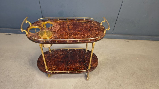 Image 1 of Carrito de bar italiano de piel de cabra lacada/pergamino, diseñado por Aldo Tura en la década de 1960.