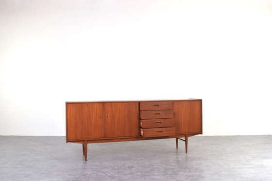 Image 1 of Buffet danois en teck, style milieu du XXe siècle, années 1960.