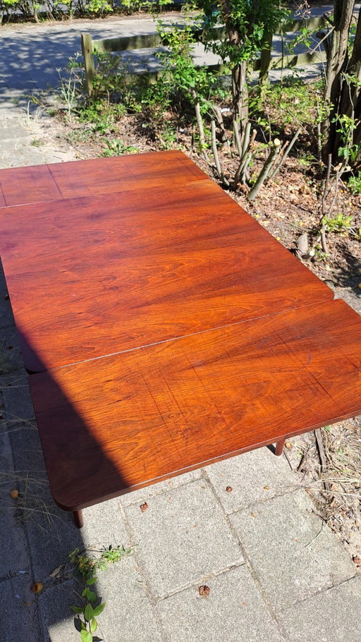 Midcentury extendable dining table