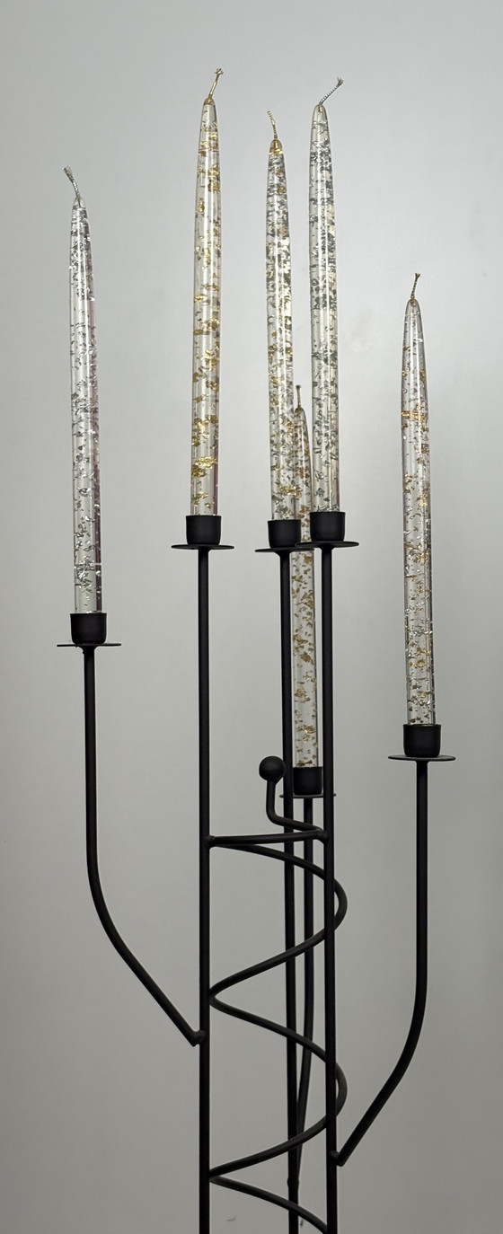 Image 1 of 2 x Vintage-Stehkerzenständer aus Metall mit spiralförmigem Muster im brutalistischen Stil