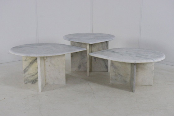 Image 1 of Set di 3 tavolini laterali in marmo, tavolino da caffè a forma di goccia