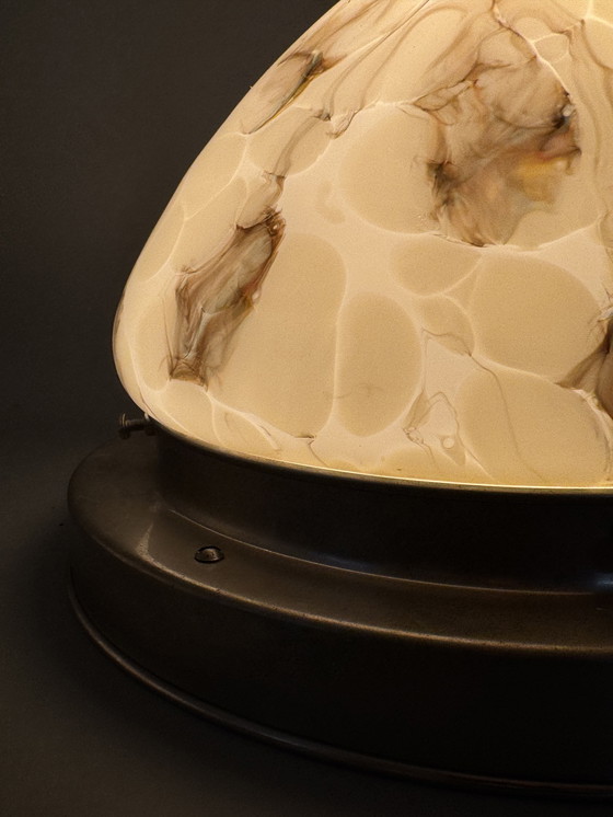 Image 1 of Vintage gemarmerde plafondlamp - elegantie in glas en metaal